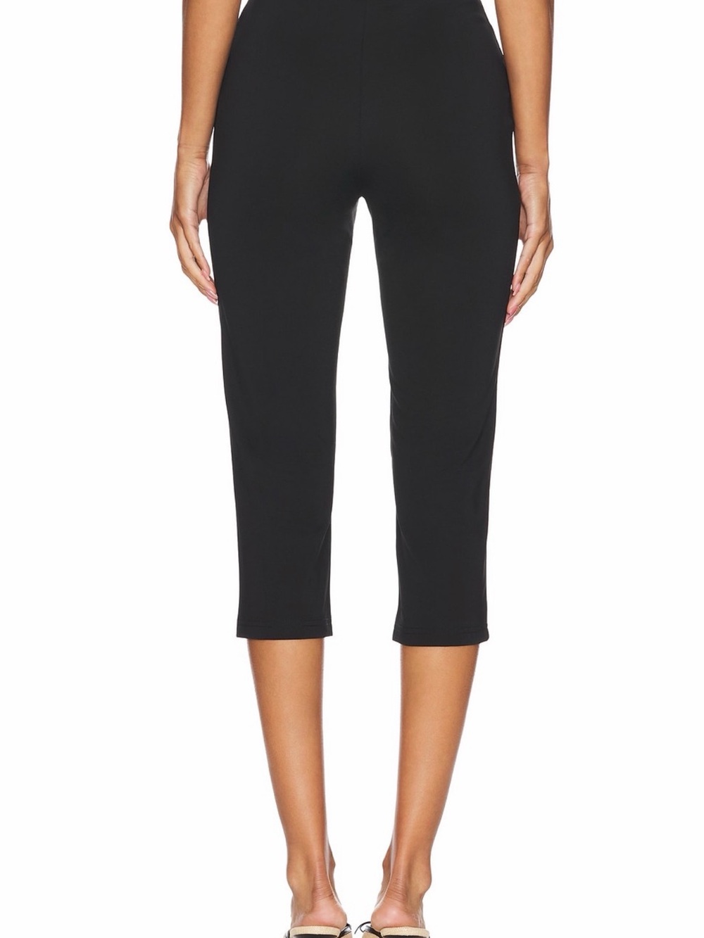 REVOLVE Capri Pants in Black
SNDYS - Picture 2 of 6